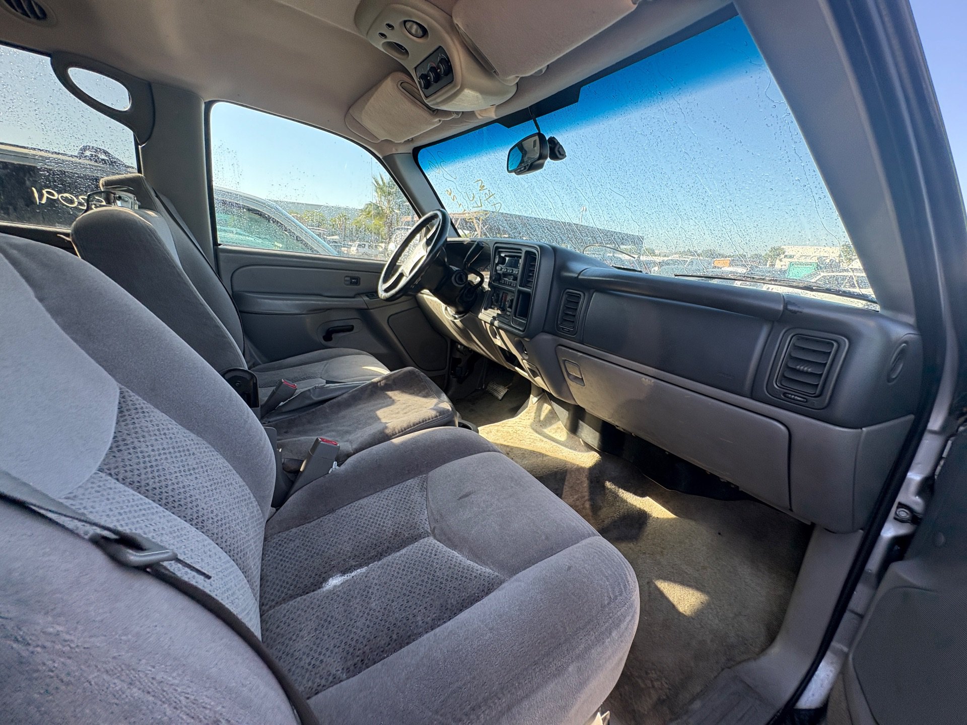 2004 CHEVY TAHOE — thumbnail 3