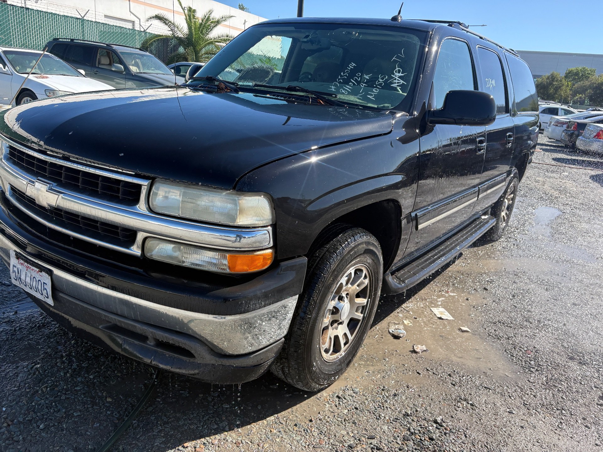2005 CHEVY SUBURBAN — photo 1
