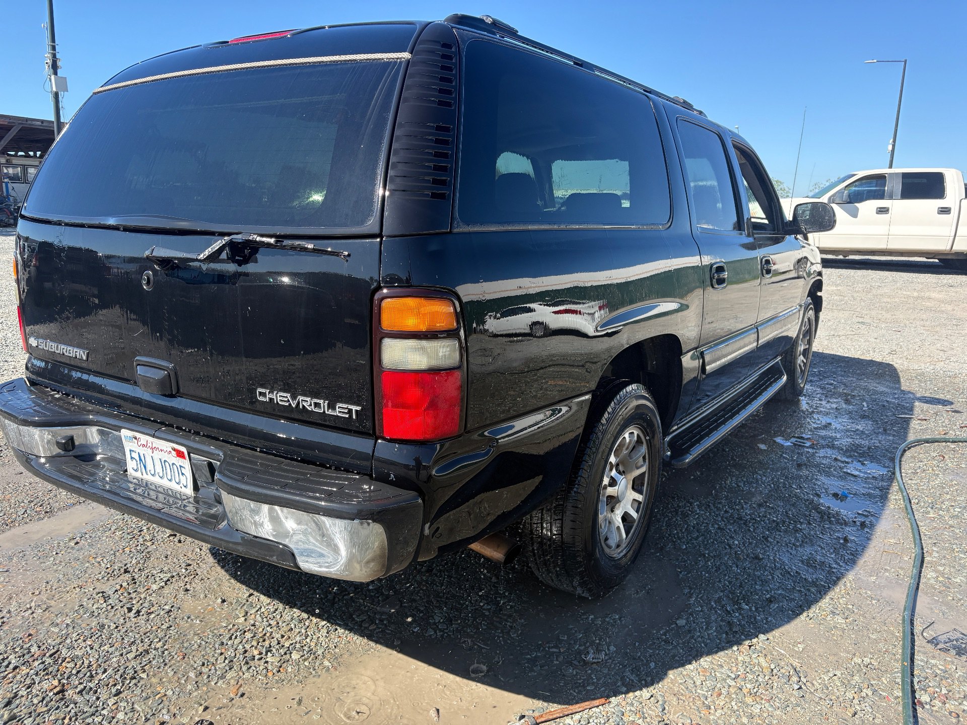 2005 CHEVY SUBURBAN — thumbnail 4