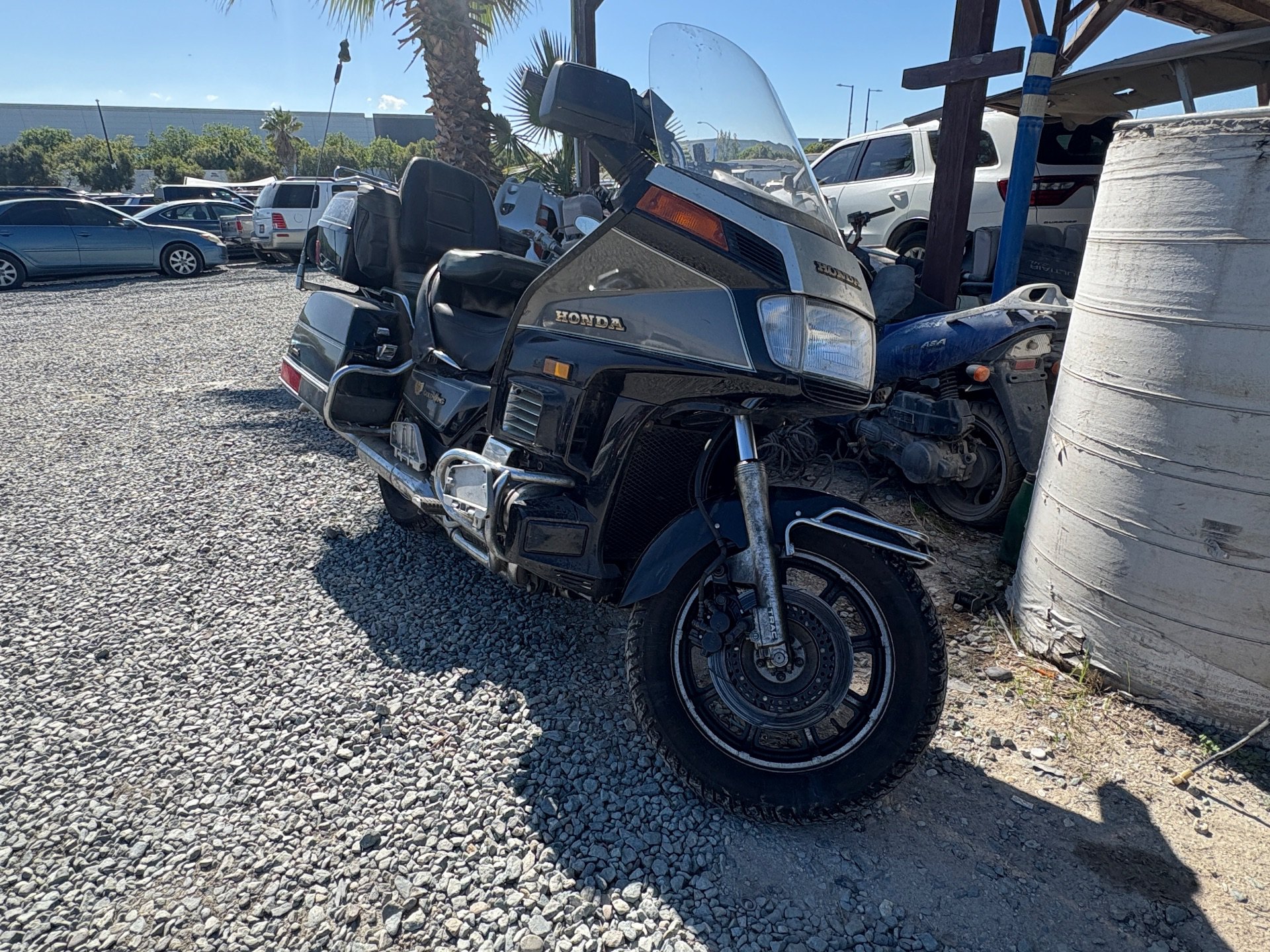 1987 HONDA GOLD WING INTERSTATE — photo 1