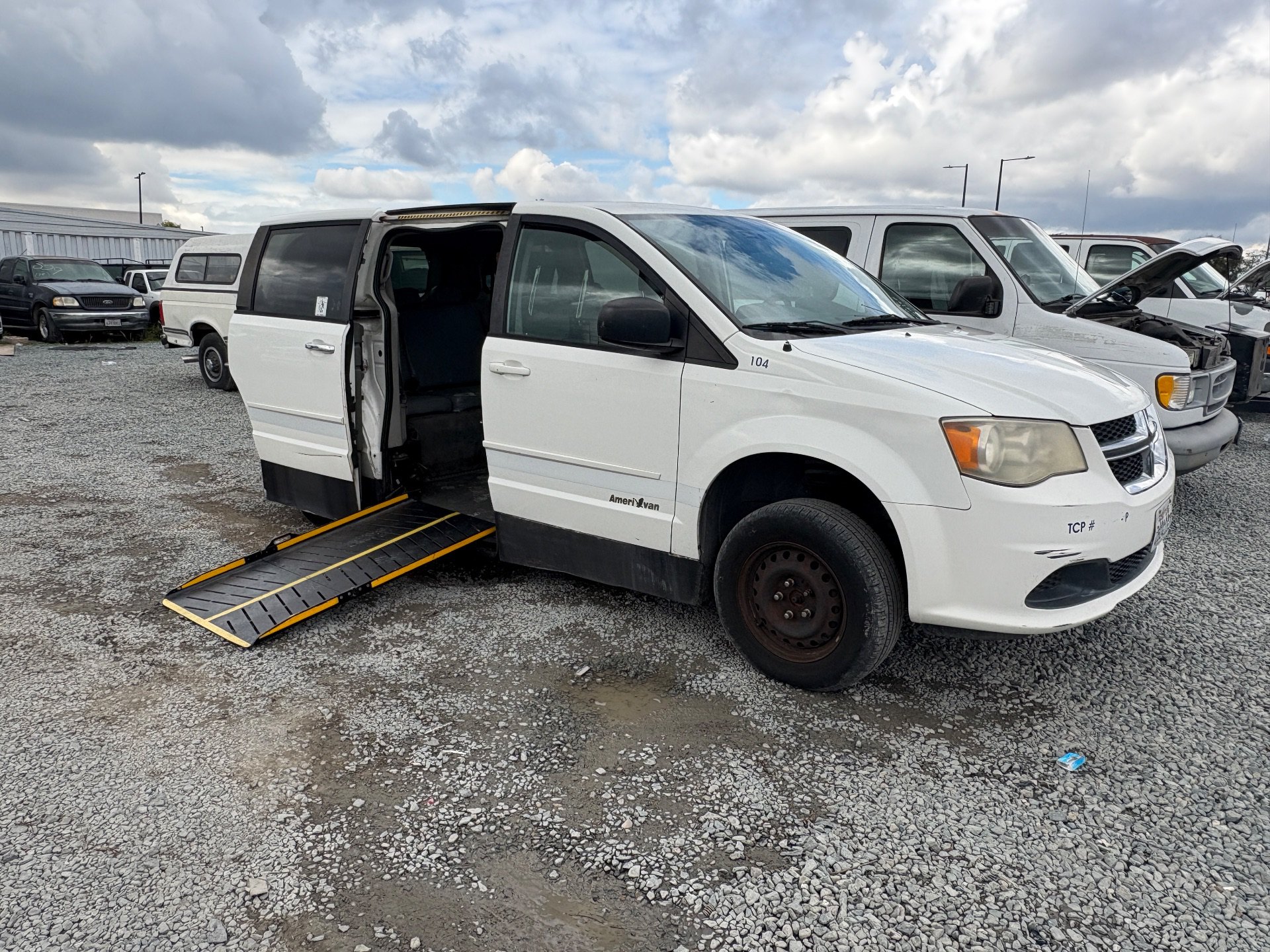 2011 DODGE GR CARAVAN — thumbnail 2