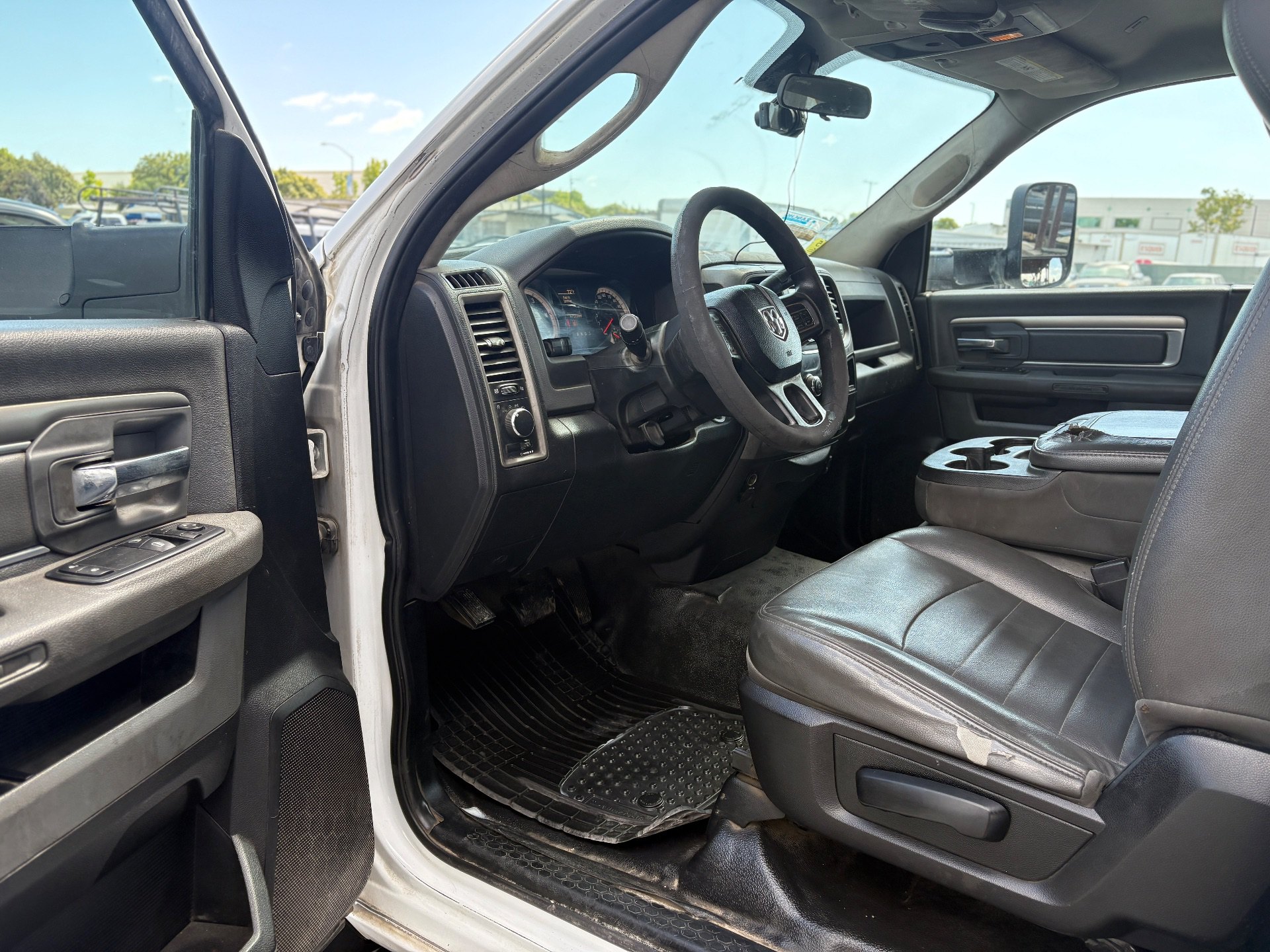 2017 DODGE RAM — thumbnail 3