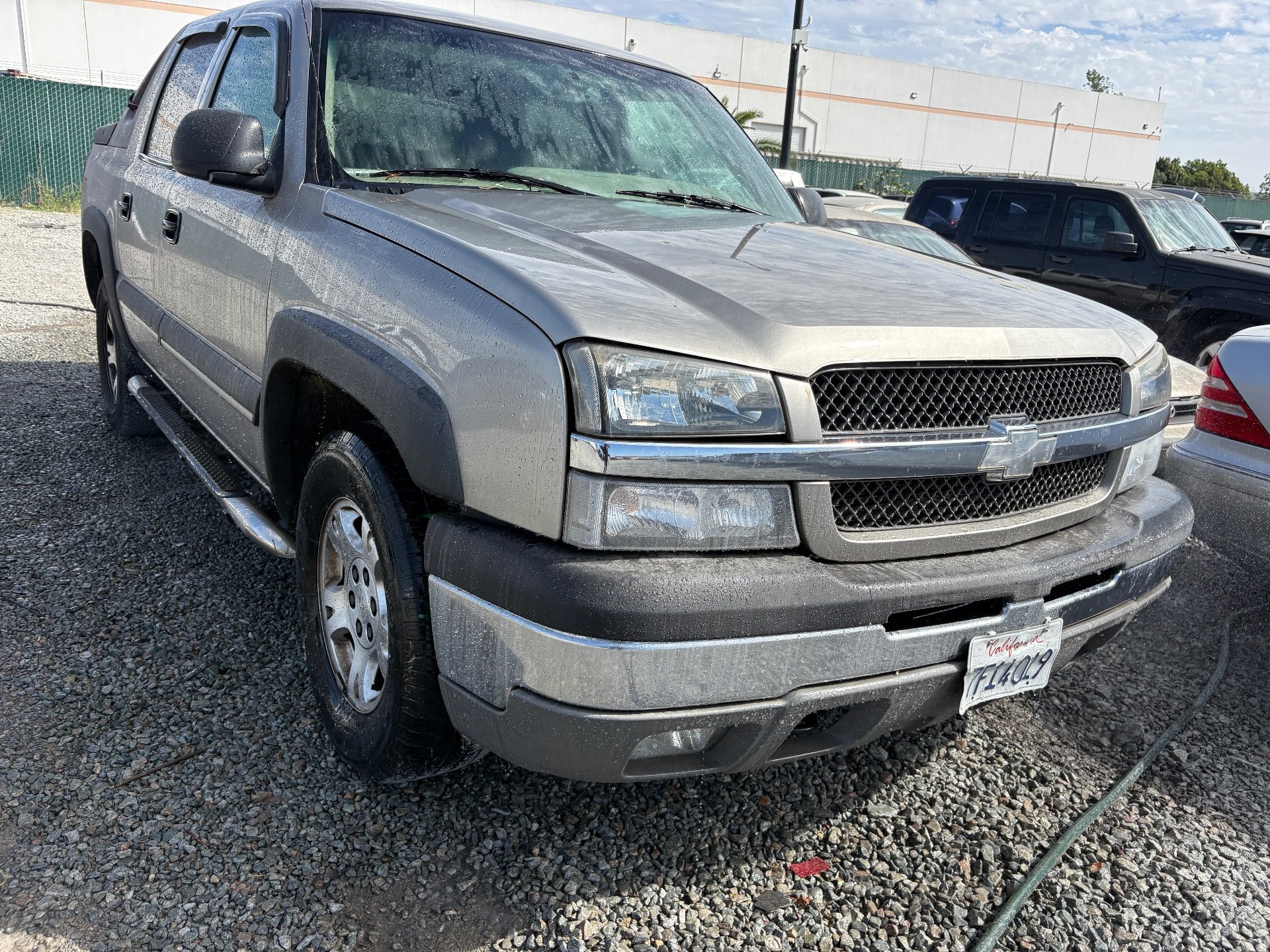 2003 CHEVY AVALANCHE — thumbnail 2