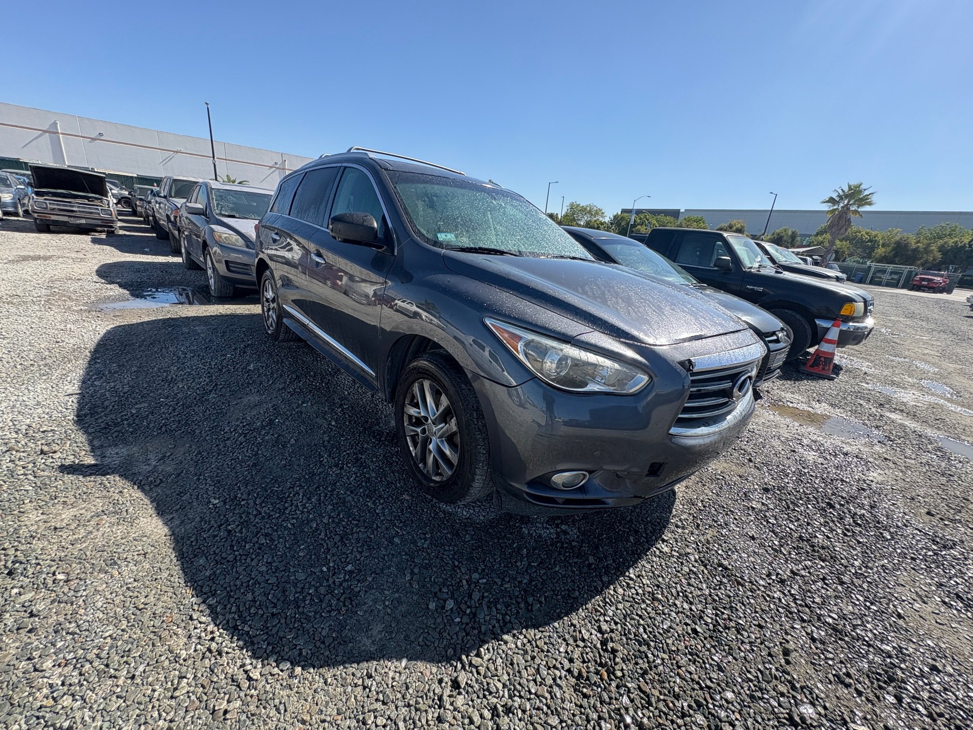 2013 INFINITI JX35 — thumbnail 2