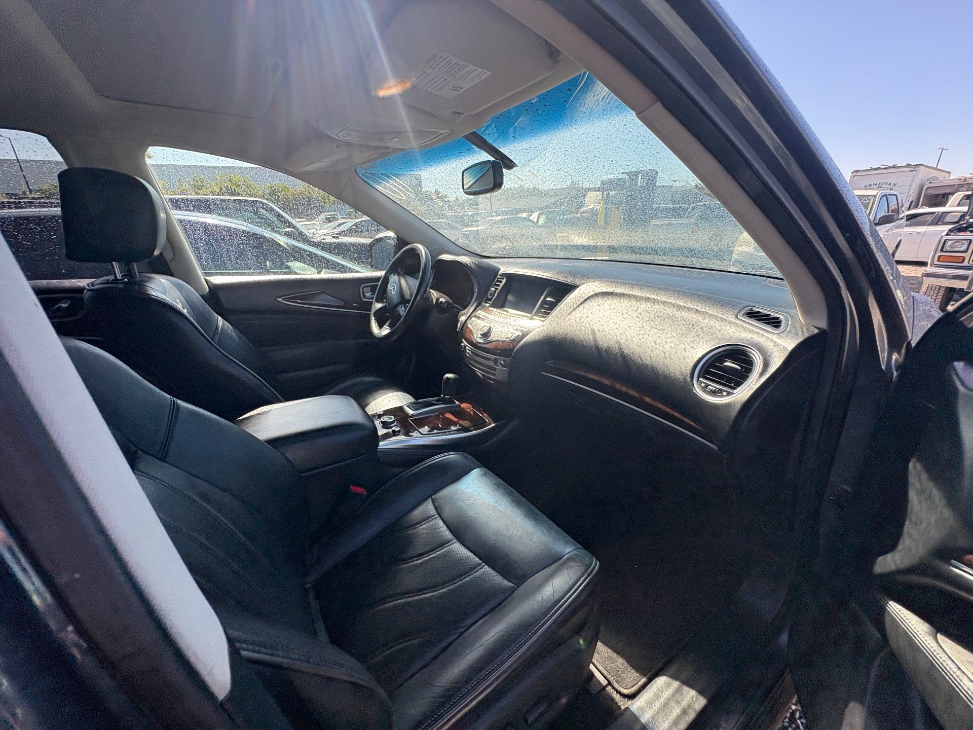 2013 INFINITI JX35 — thumbnail 3
