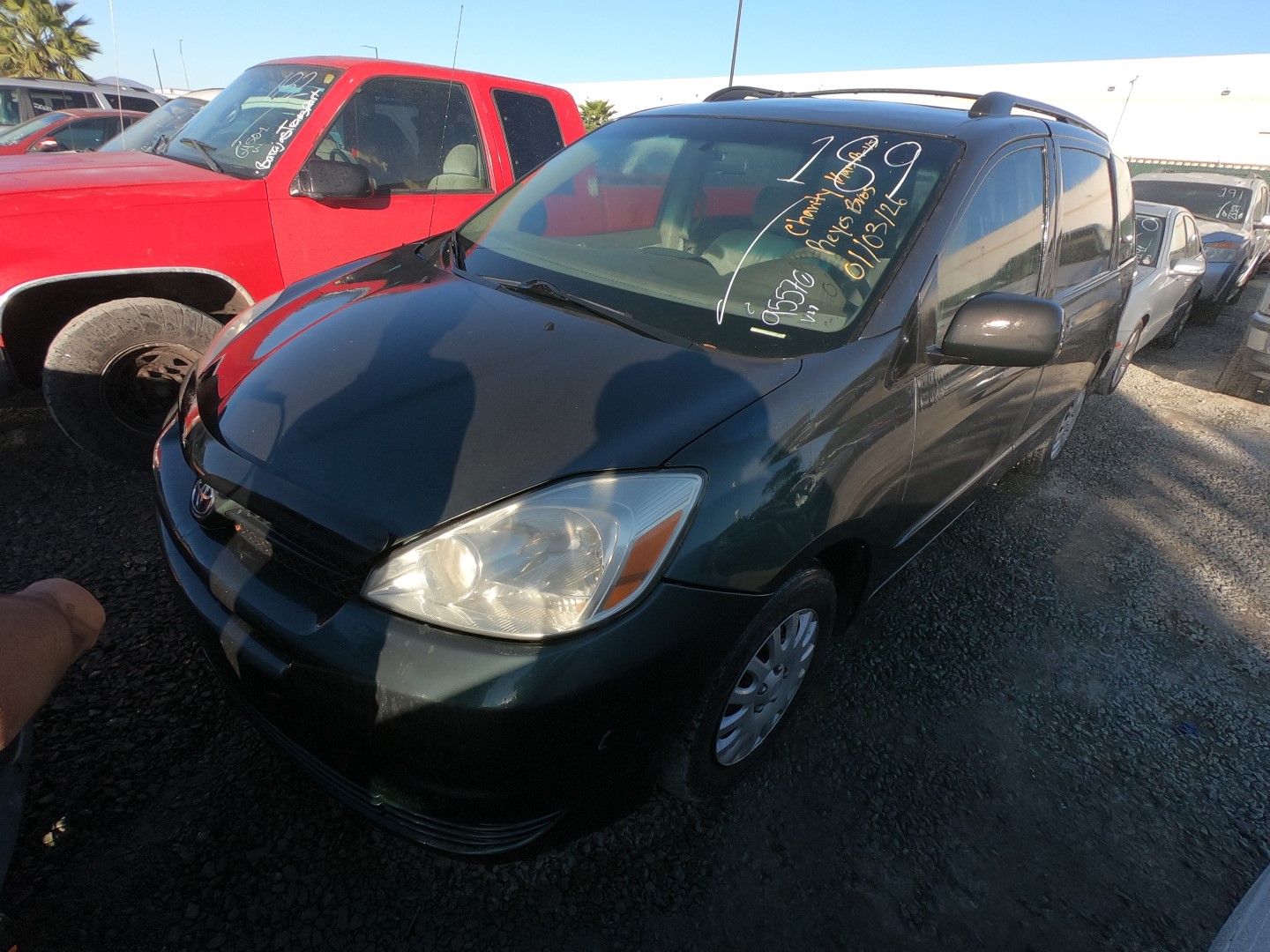 2004 TOYOTA SIENNA