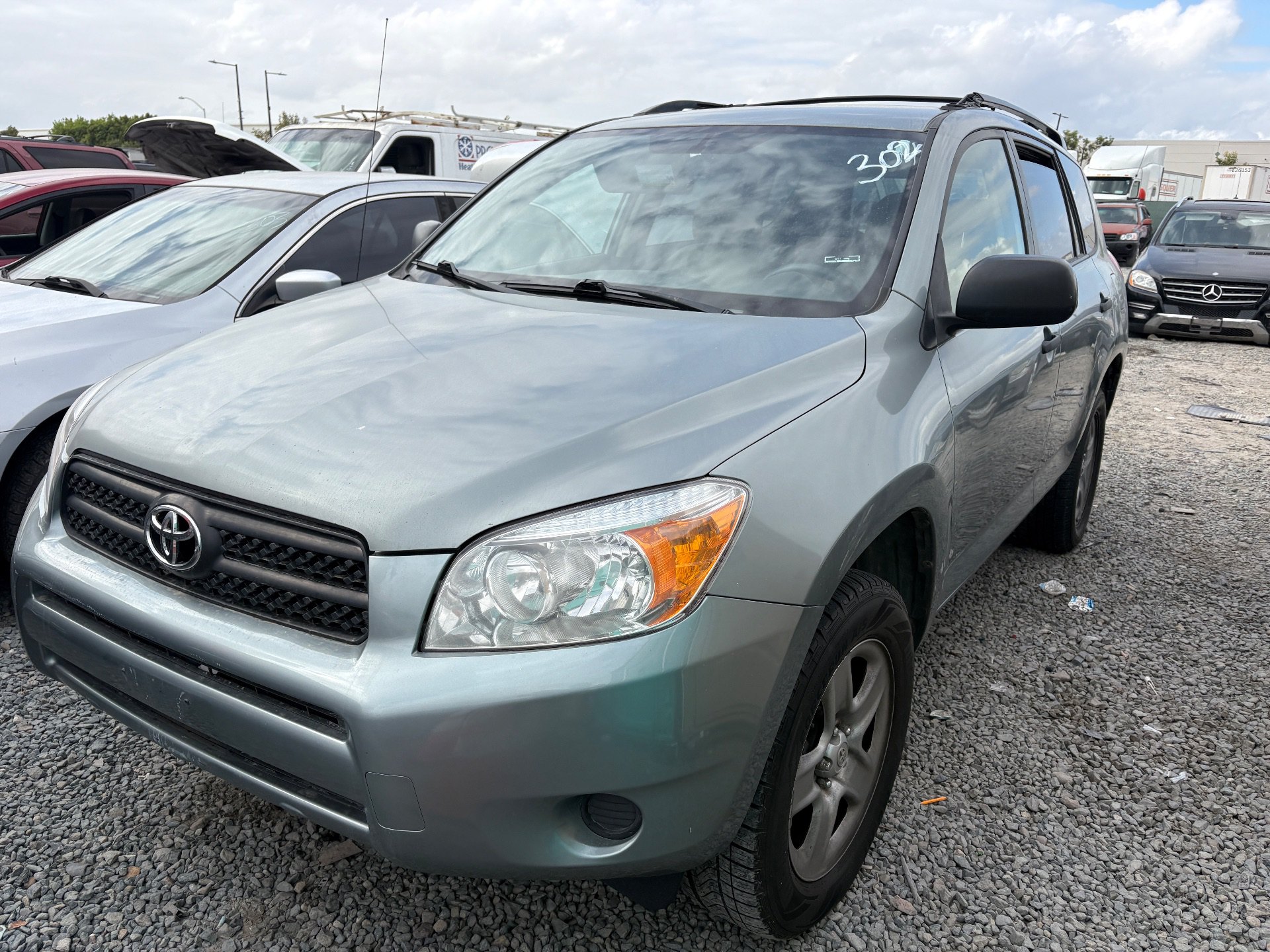 2007 TOYOTA RAV4 — photo 1