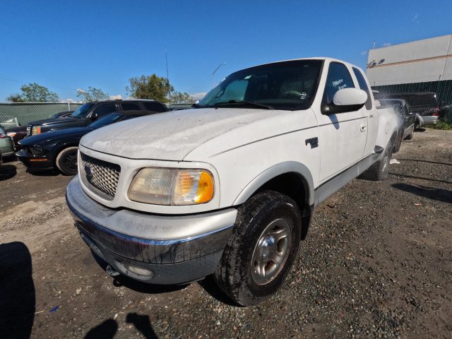 Vehicle: 2000 FORD F150 (Lot 19)