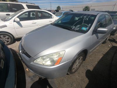 Vehicle: 2005 HONDA ACCORD (Lot 127)