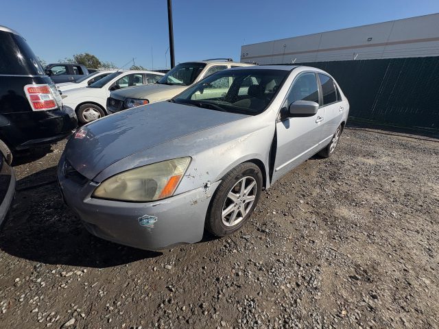 Vehicle: 2004 HONDA ACCORD (Lot 52)