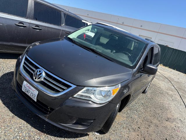 Vehicle: 2012 VOLKS ROUTAN (Lot 132)