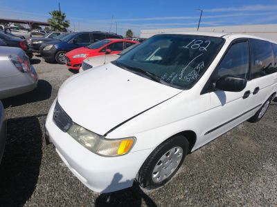 Vehicle: 2000 HONDA ODYSSEY (Lot 182)