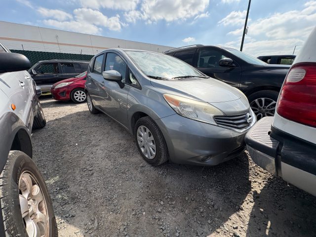 Vehicle: 2015 NISSAN VERSA NOTE (Lot 20)