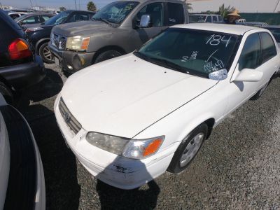Vehicle: 2000 TOYOTA CAMRY (Lot 184)