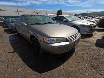 Vehicle: 1999 TOYOTA CAMRY (Lot 6)