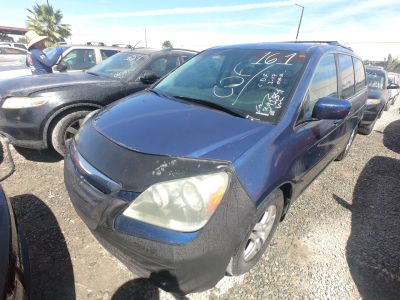 Vehicle: 2005 HONDA ODYSSEY (Lot 161)