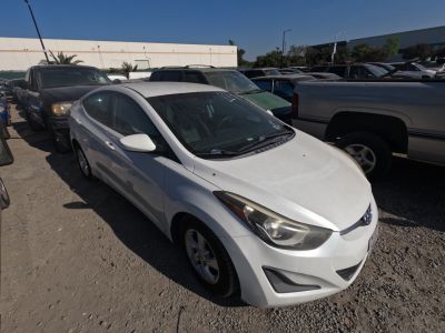Vehicle: 2015 HYUNDAI ELANTRA (Lot 119)