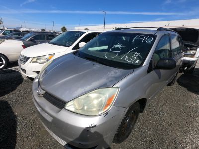 Vehicle: 2004 TOYOTA SIENNA (Lot 190)