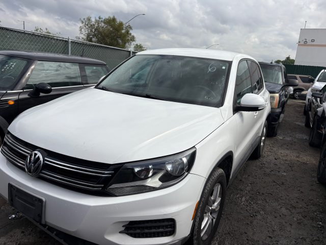 Vehicle: 2012 VOLKS TIGUAN (Lot 6)